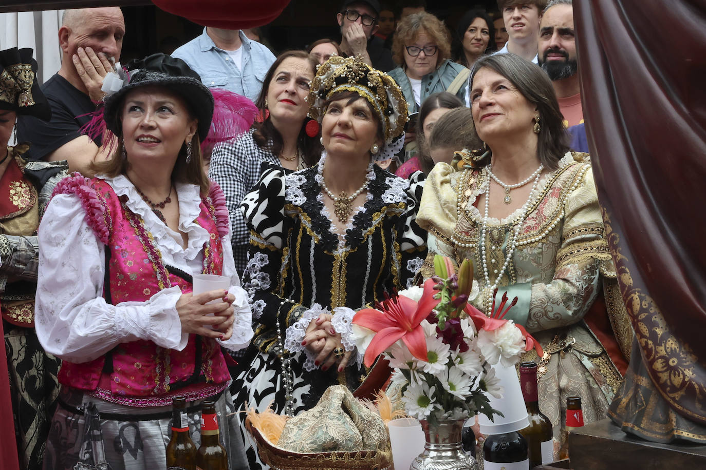 Cudillero brilla por San Pedro: las imágenes una Amuravela multitudinaria