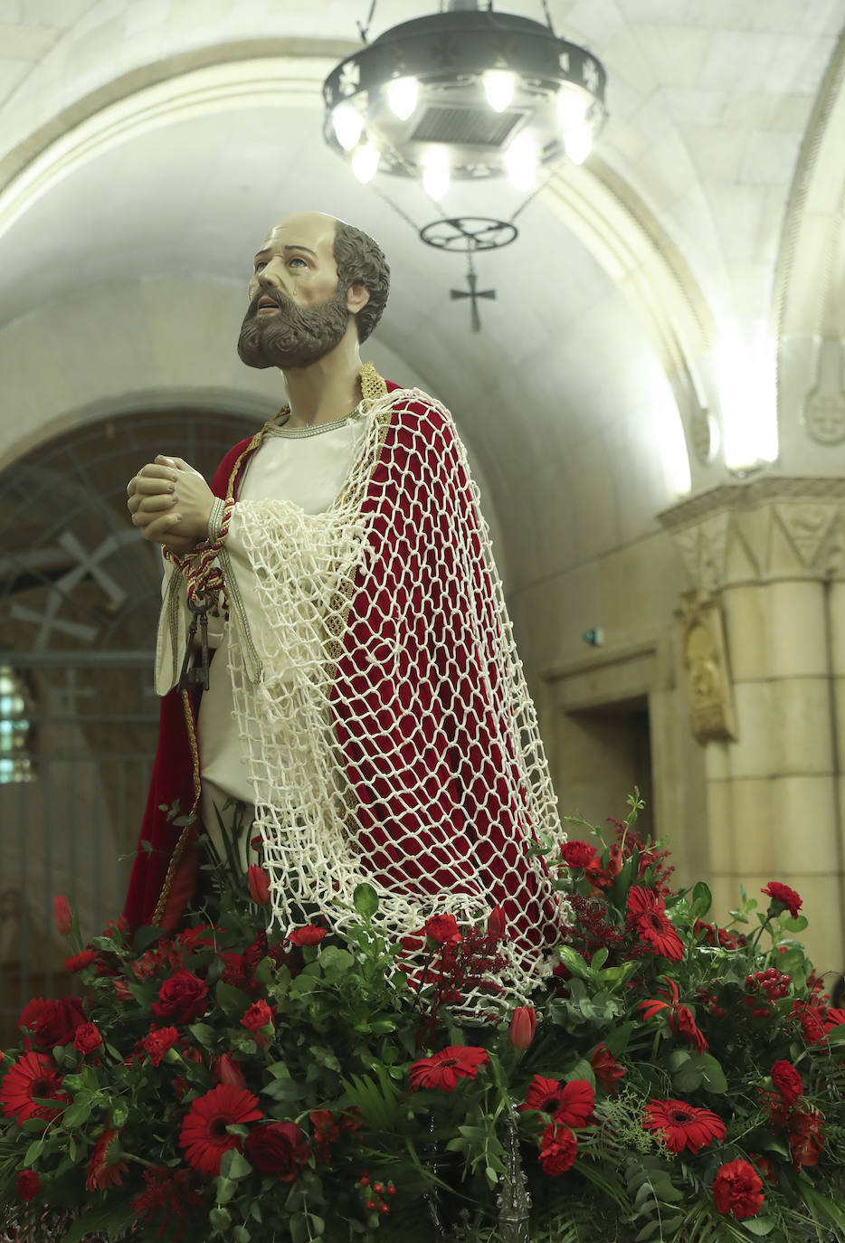 Gijón inicia los festejos por San Pedro con la bendición de las aguas