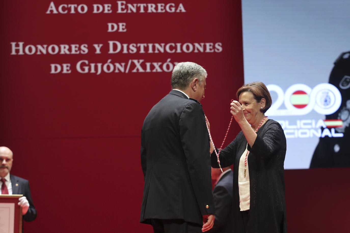 Honores y distinciones en Gijón: así fue la entrega de medallas de la ciudad