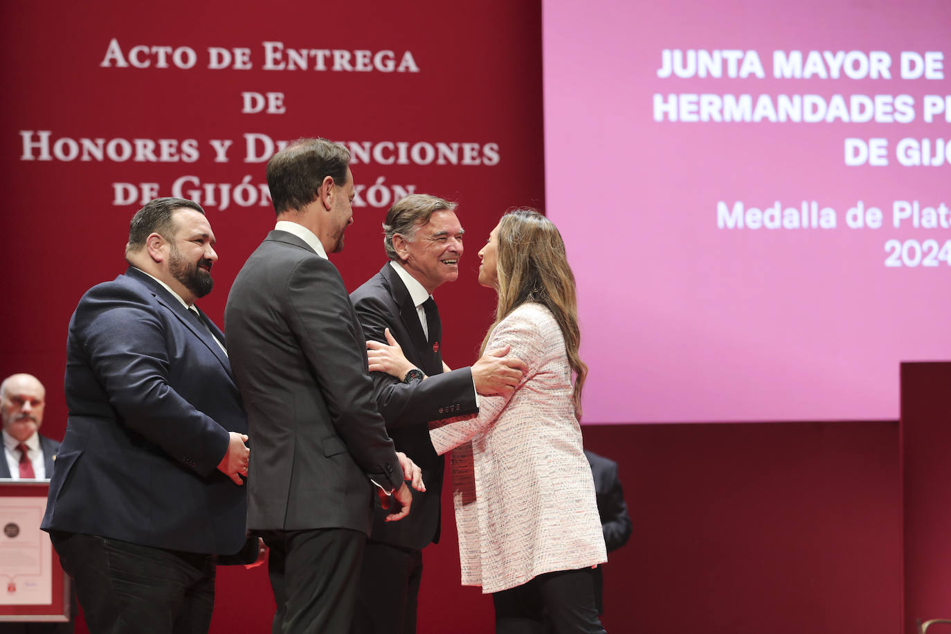 Honores y distinciones en Gijón: así fue la entrega de medallas de la ciudad