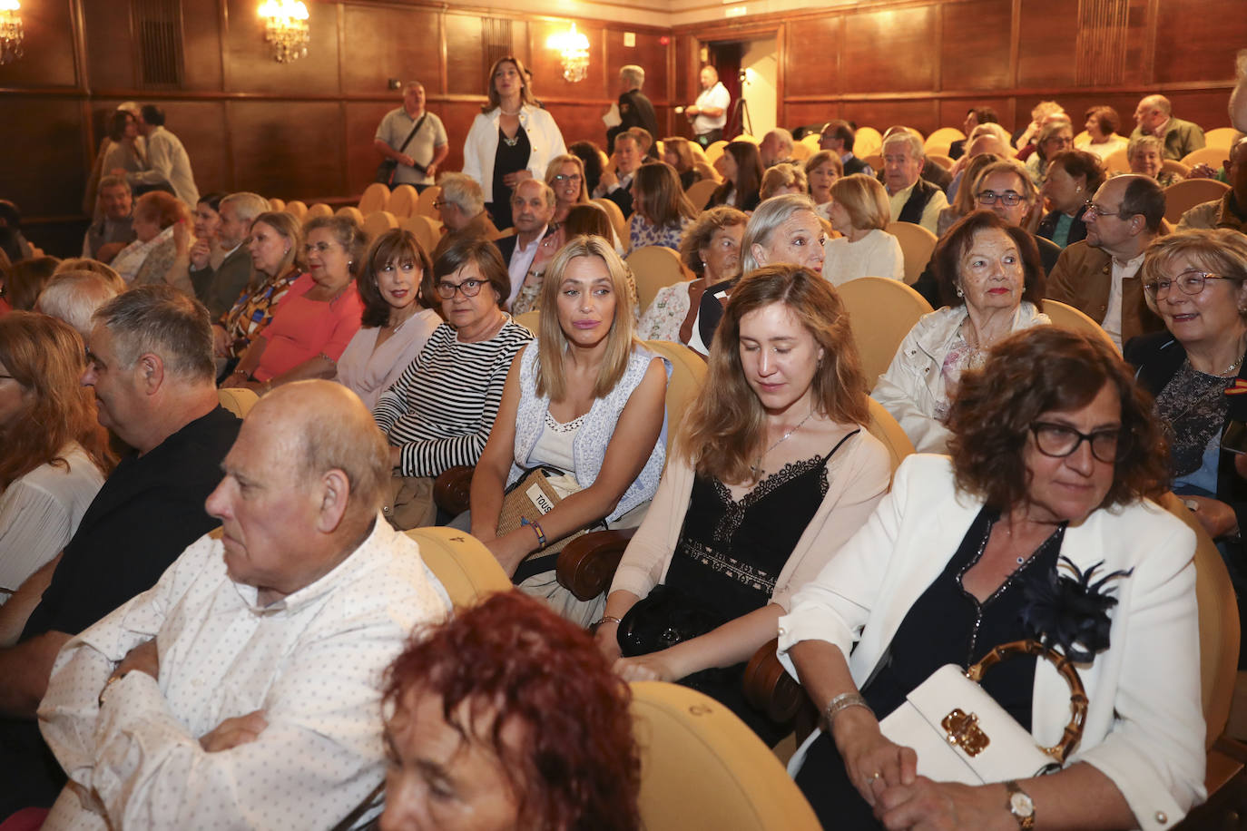 Honores y distinciones en Gijón: así fue la entrega de medallas de la ciudad