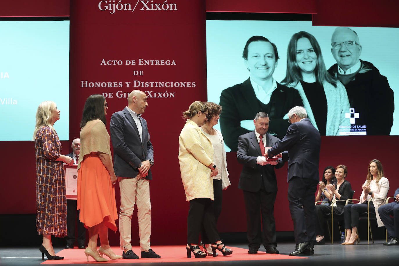 Honores y distinciones en Gijón: así fue la entrega de medallas de la ciudad