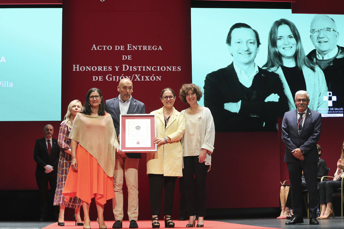 Honores y distinciones en Gijón: así fue la entrega de medallas de la ciudad