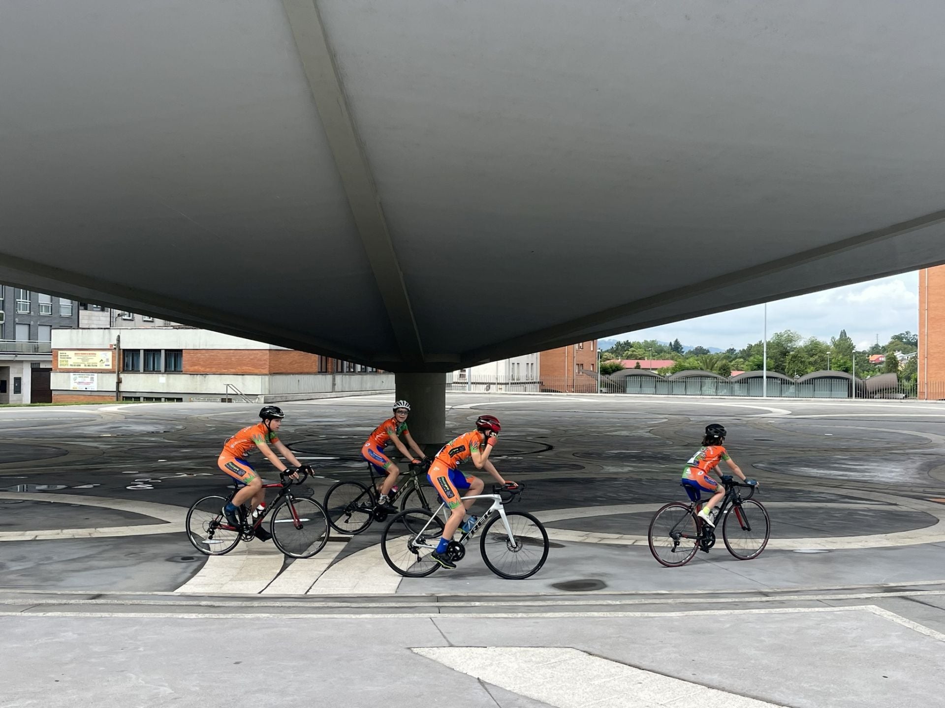 Las jóvenes promesas del ciclismo recorren Siero