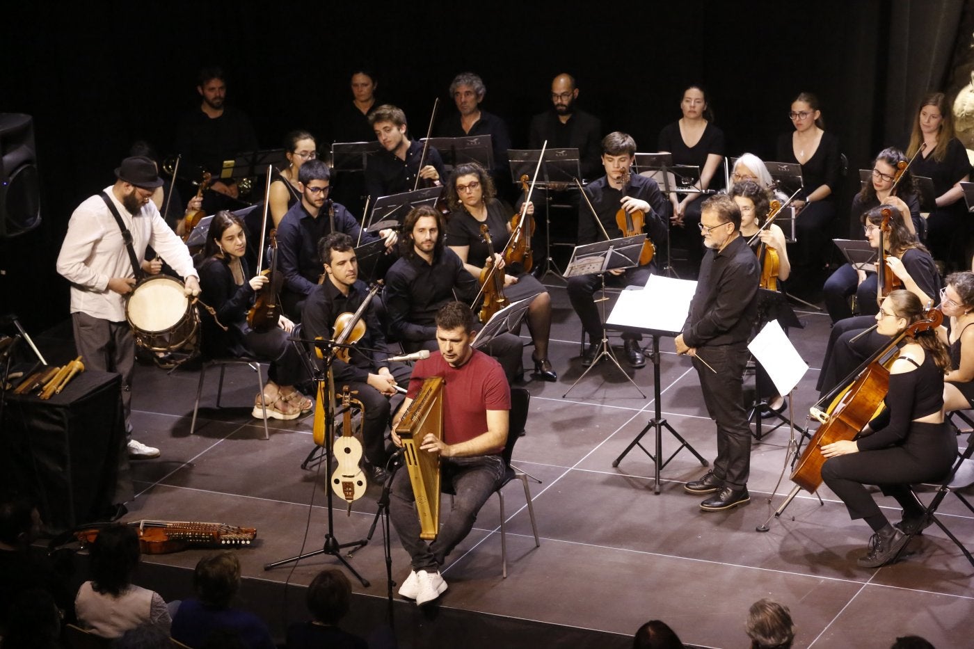 El Centro de Cultura Antiguo Instituto recibió a la OCAS junto a Abraham Cupeiro y Héctor Braga en el concierto 'Canteros del sonido'.