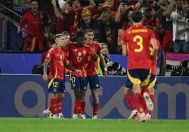 Un momento de celebración del gol de España contra Georgia.