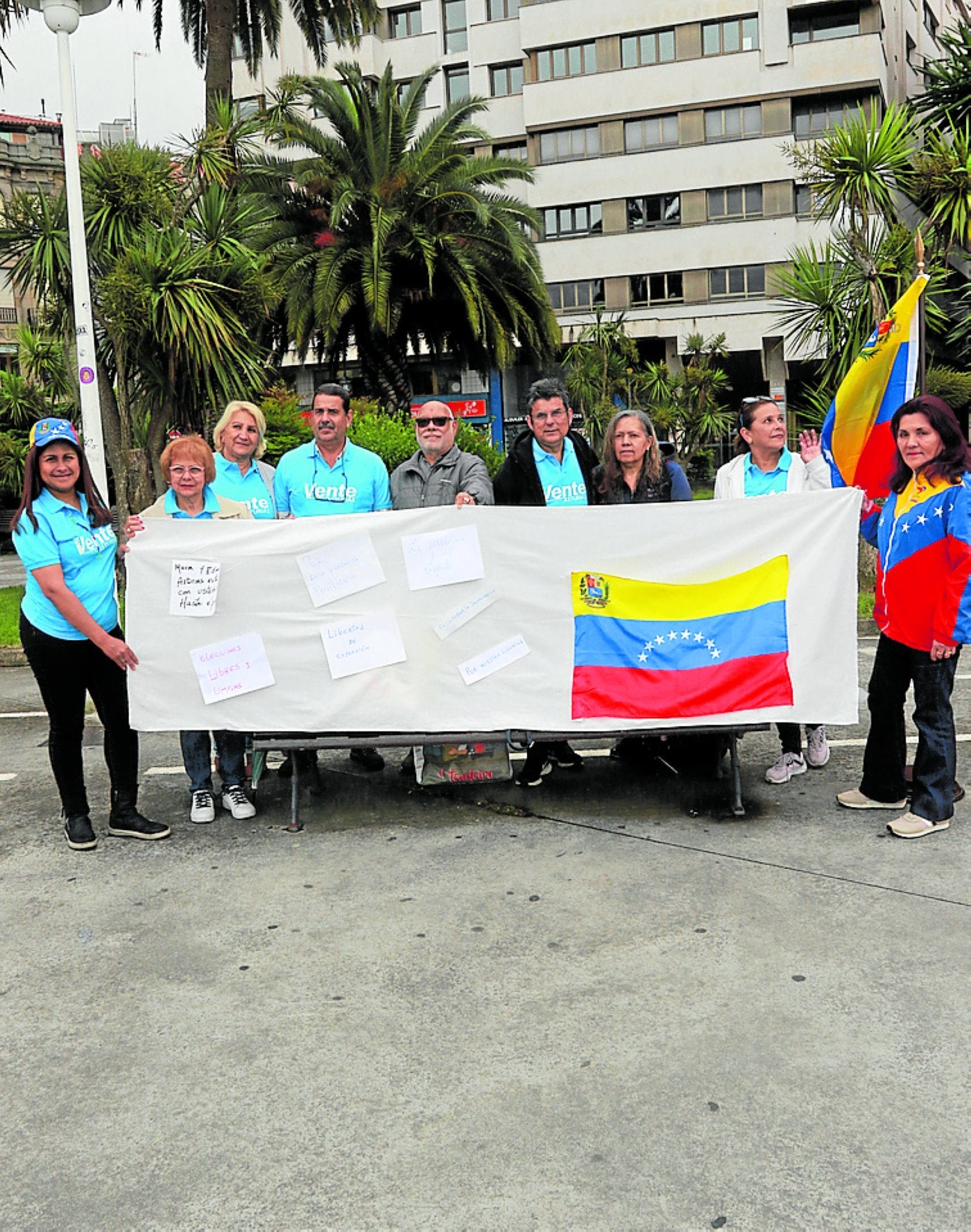 Concentración en los Jardines de la Reina.