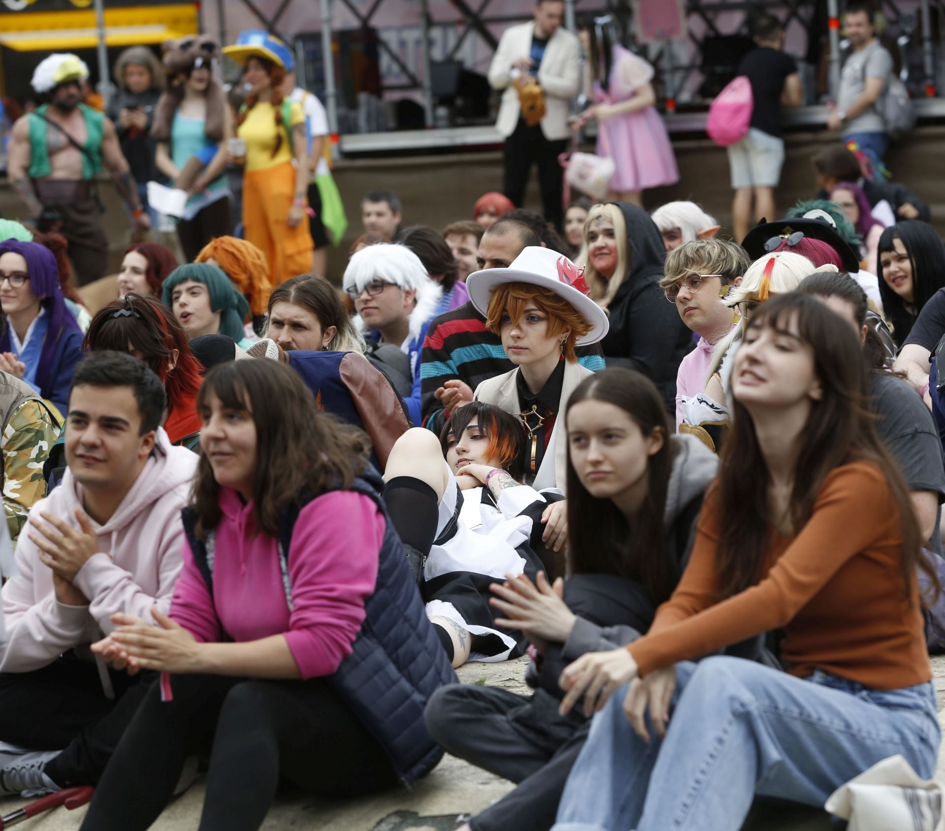 Dosis de nostalgia y cosplay en la víspera de la despedida de Metrópoli