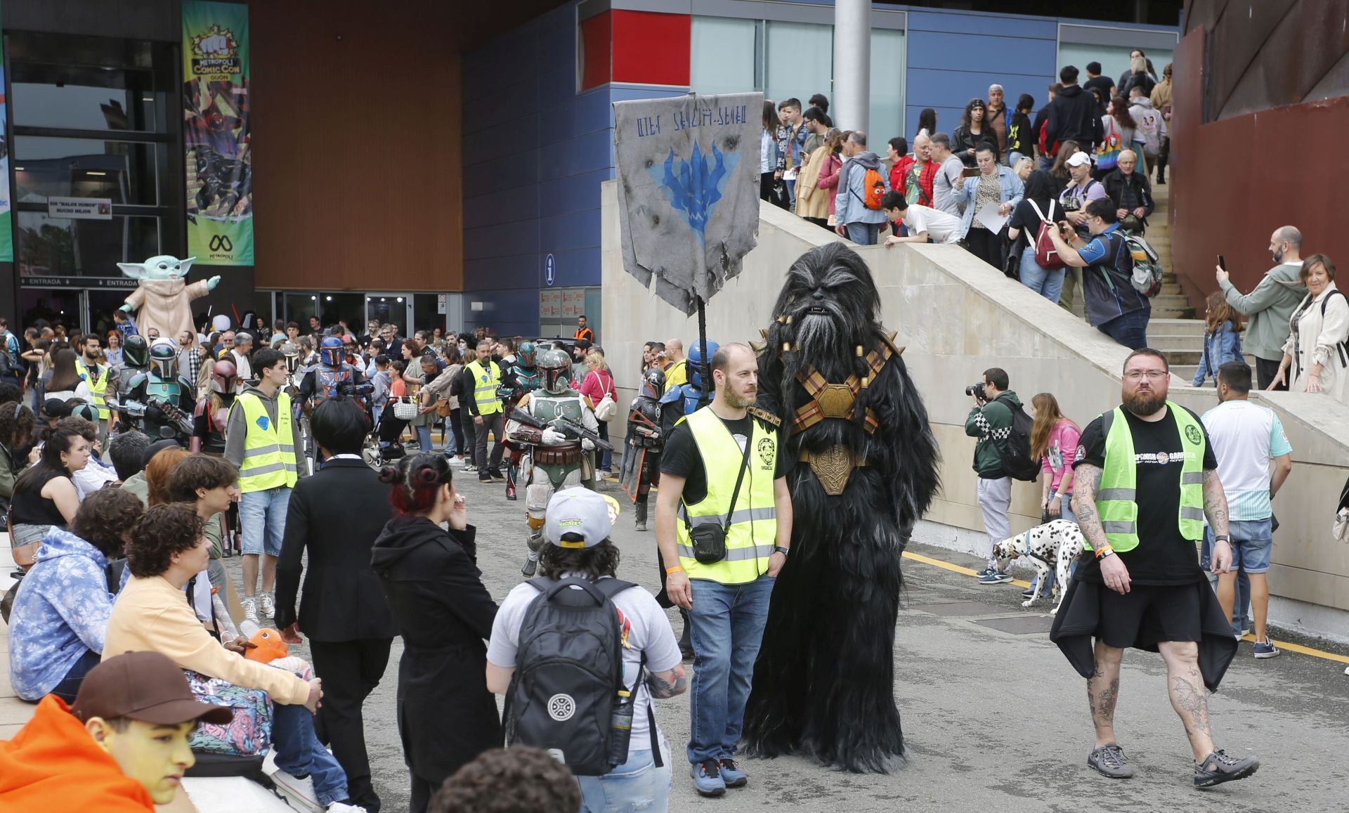 Dosis de nostalgia y cosplay en la víspera de la despedida de Metrópoli