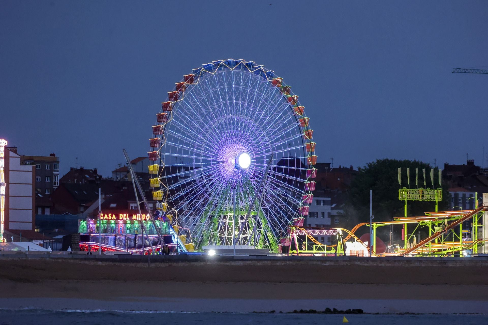 Llenazo en el primer gran sábado de la Semana Negra de Gijón