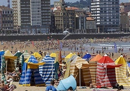 Playa de San Lorenzo en Gijón.