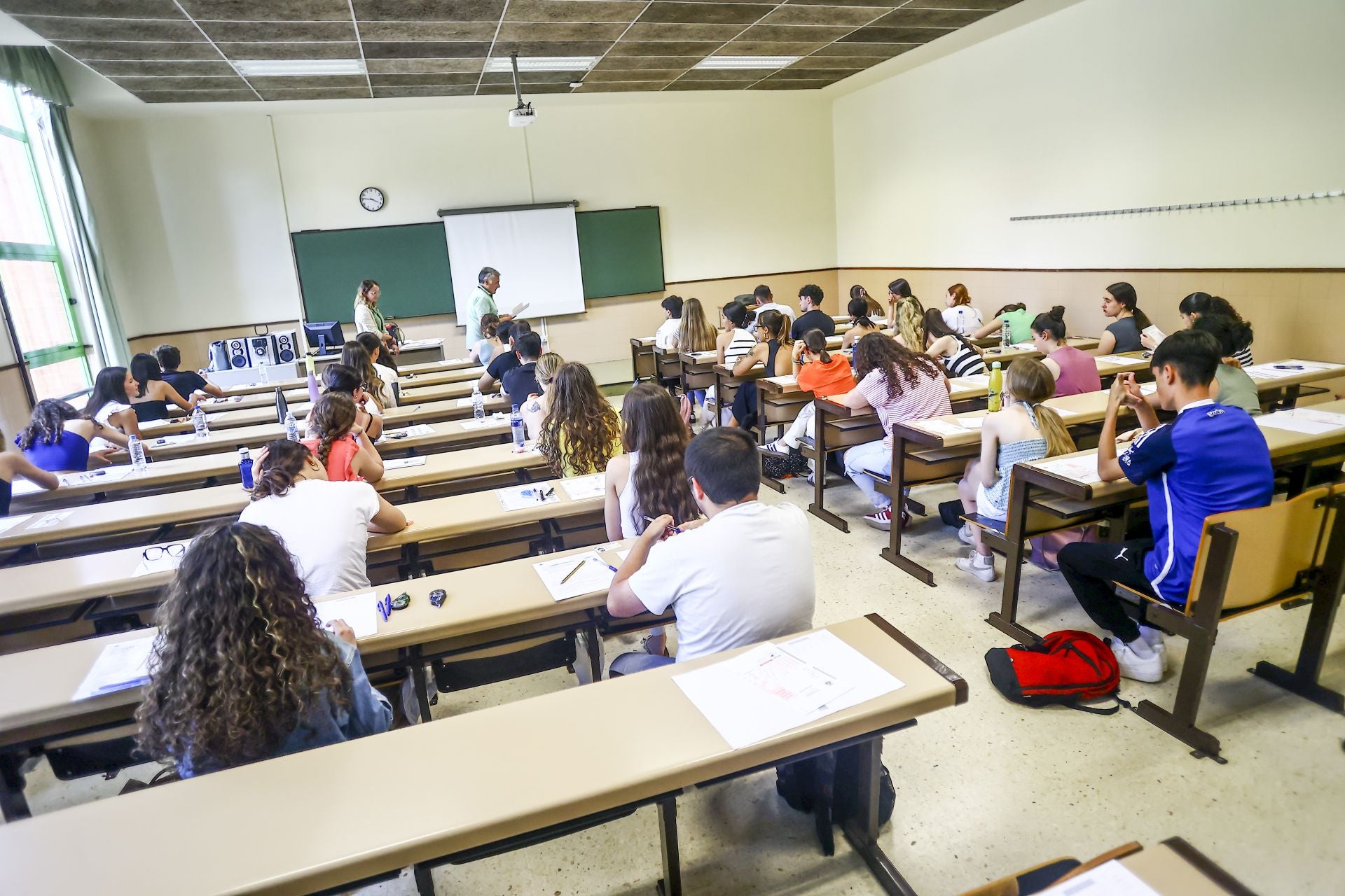 Nervios y esperanza en la segunda oportunidad para la EBAU en Asturias