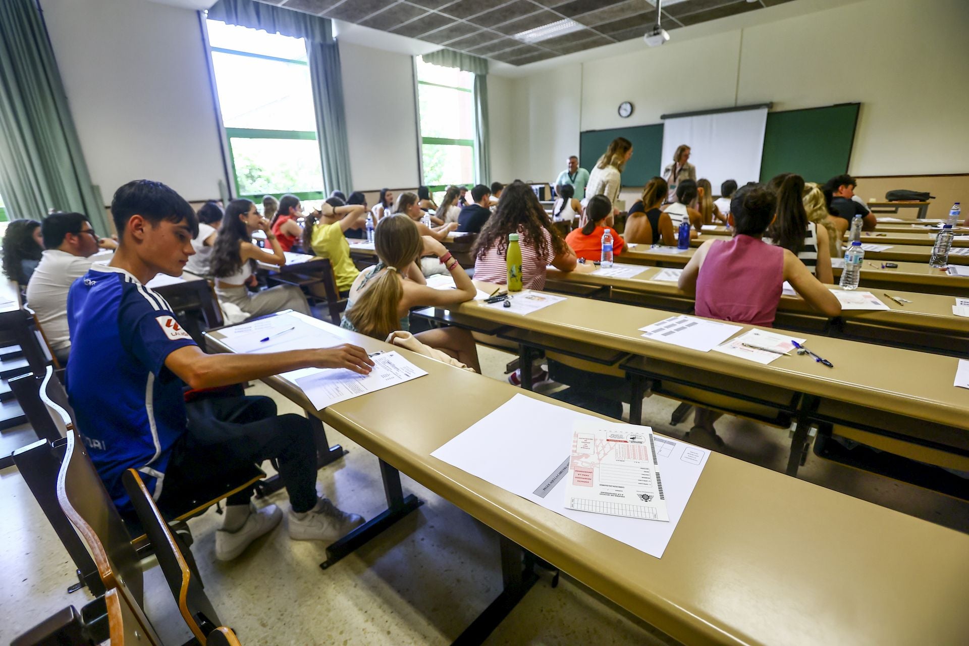 Nervios y esperanza en la segunda oportunidad para la EBAU en Asturias