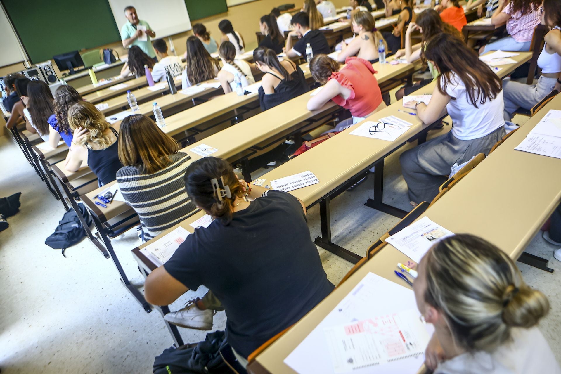 Nervios y esperanza en la segunda oportunidad para la EBAU en Asturias