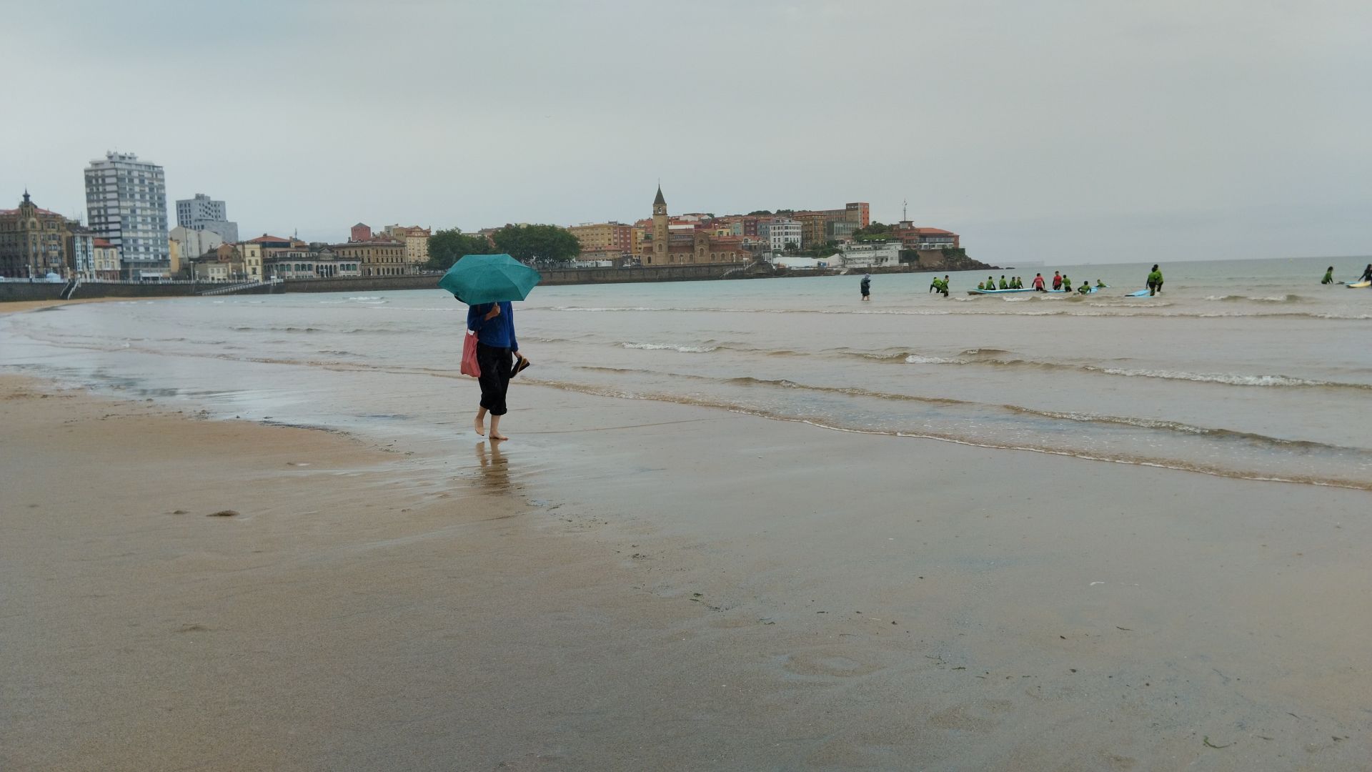 La lluvia &#039;acaba con el verano&#039; en Asturias