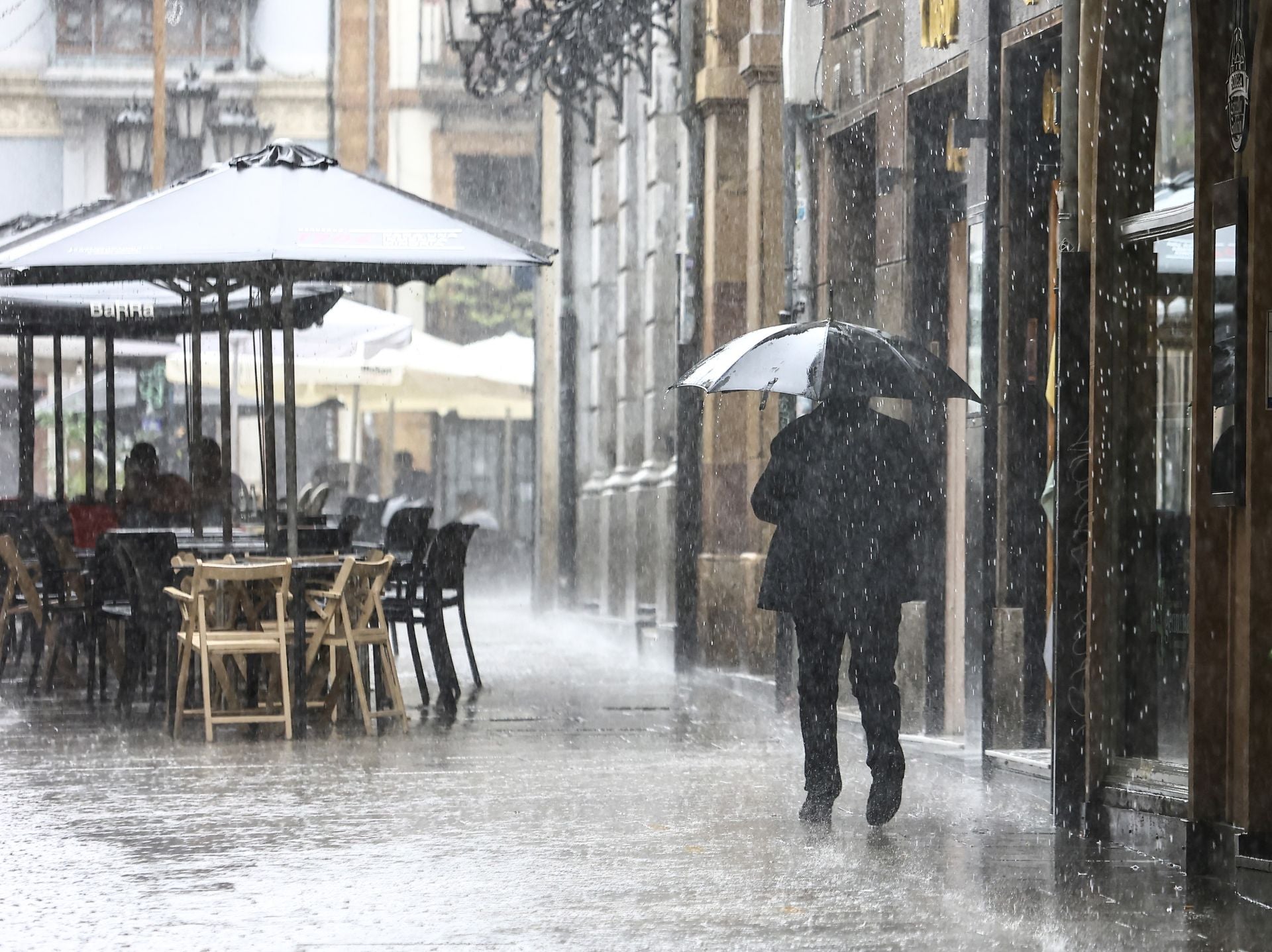 La lluvia &#039;acaba con el verano&#039; en Asturias