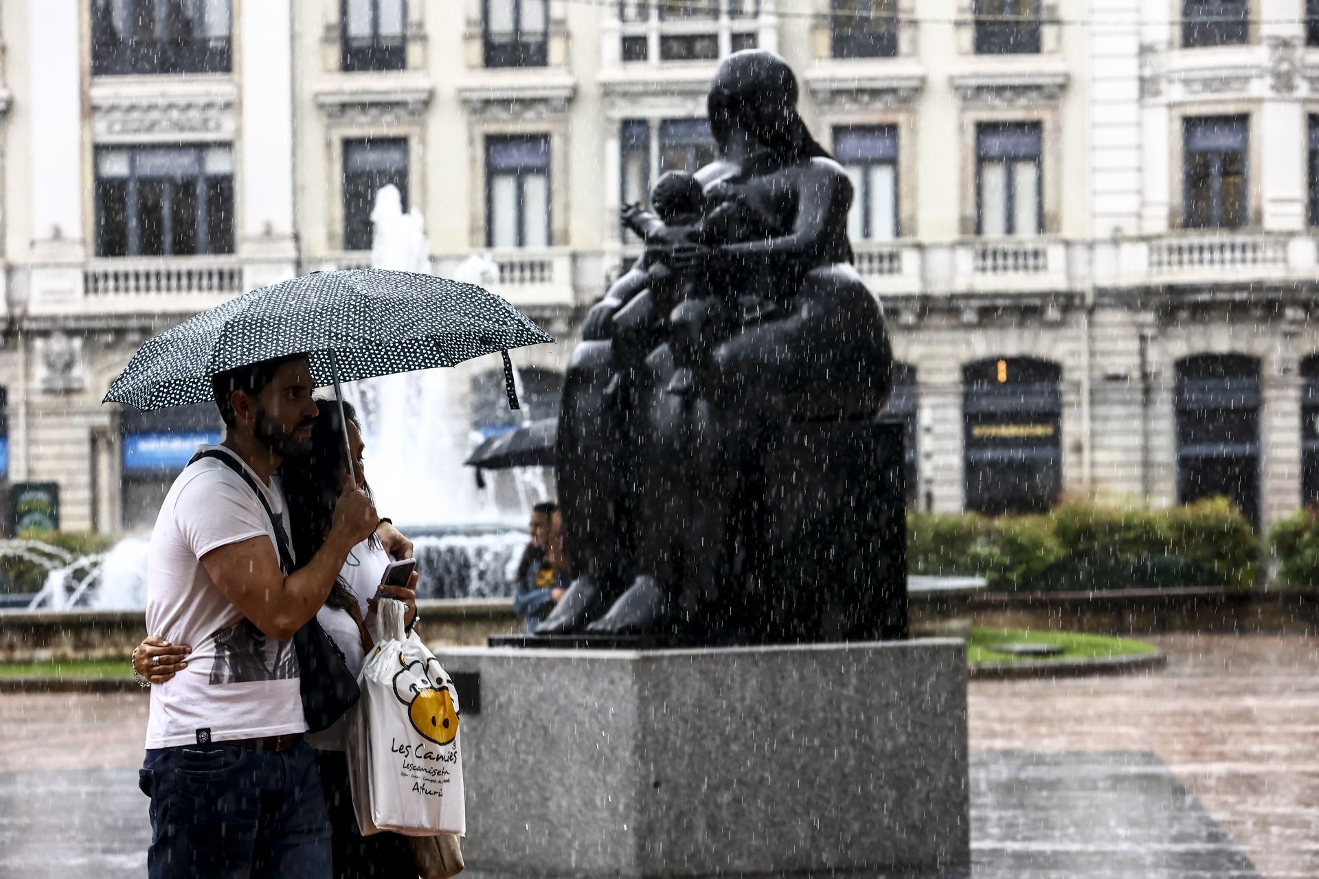 La lluvia &#039;acaba con el verano&#039; en Asturias