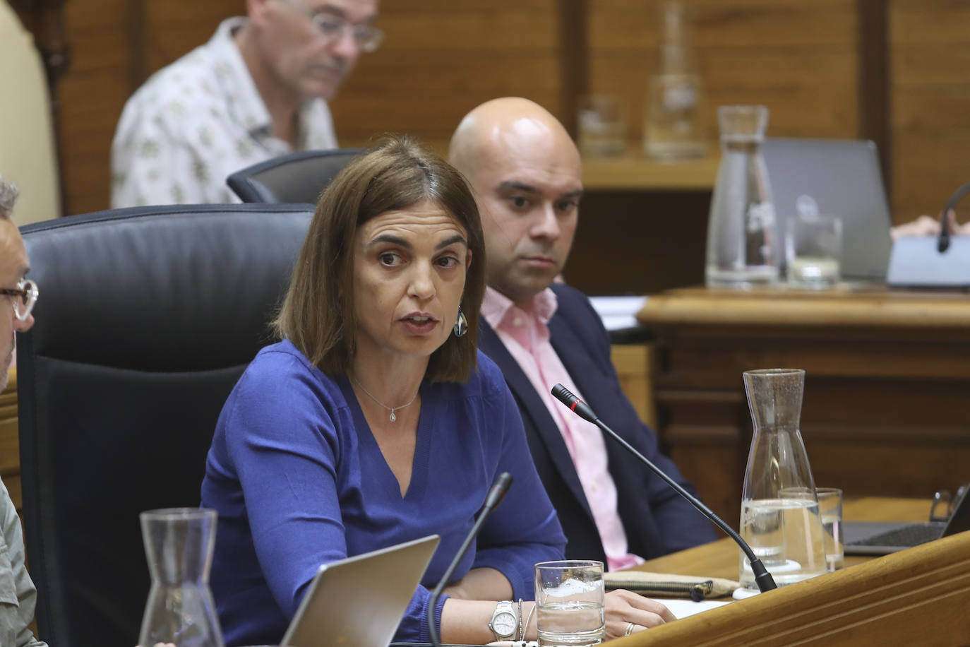 Un &#039;bronco&#039; pleno en Gijón: así fue el abandono de la oposición