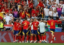 Los jugadores de la Selección Española celebran el segundo gol frente a Alemania.