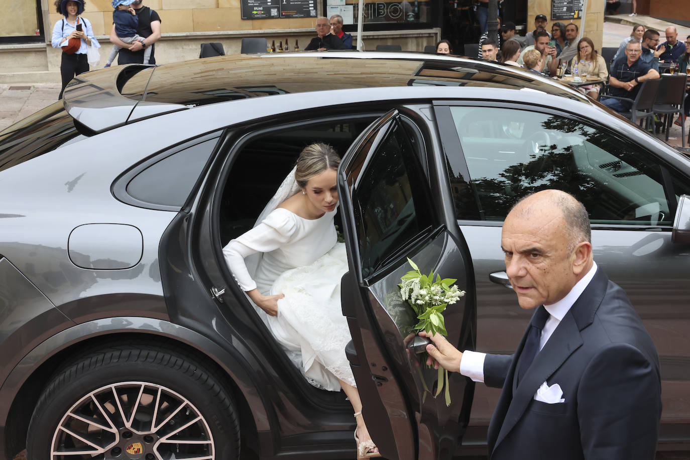 Boda en Oviedo: el promotor Hilario Riesgo y Nerea Velasco se dan el &#039;sí quiero&#039;