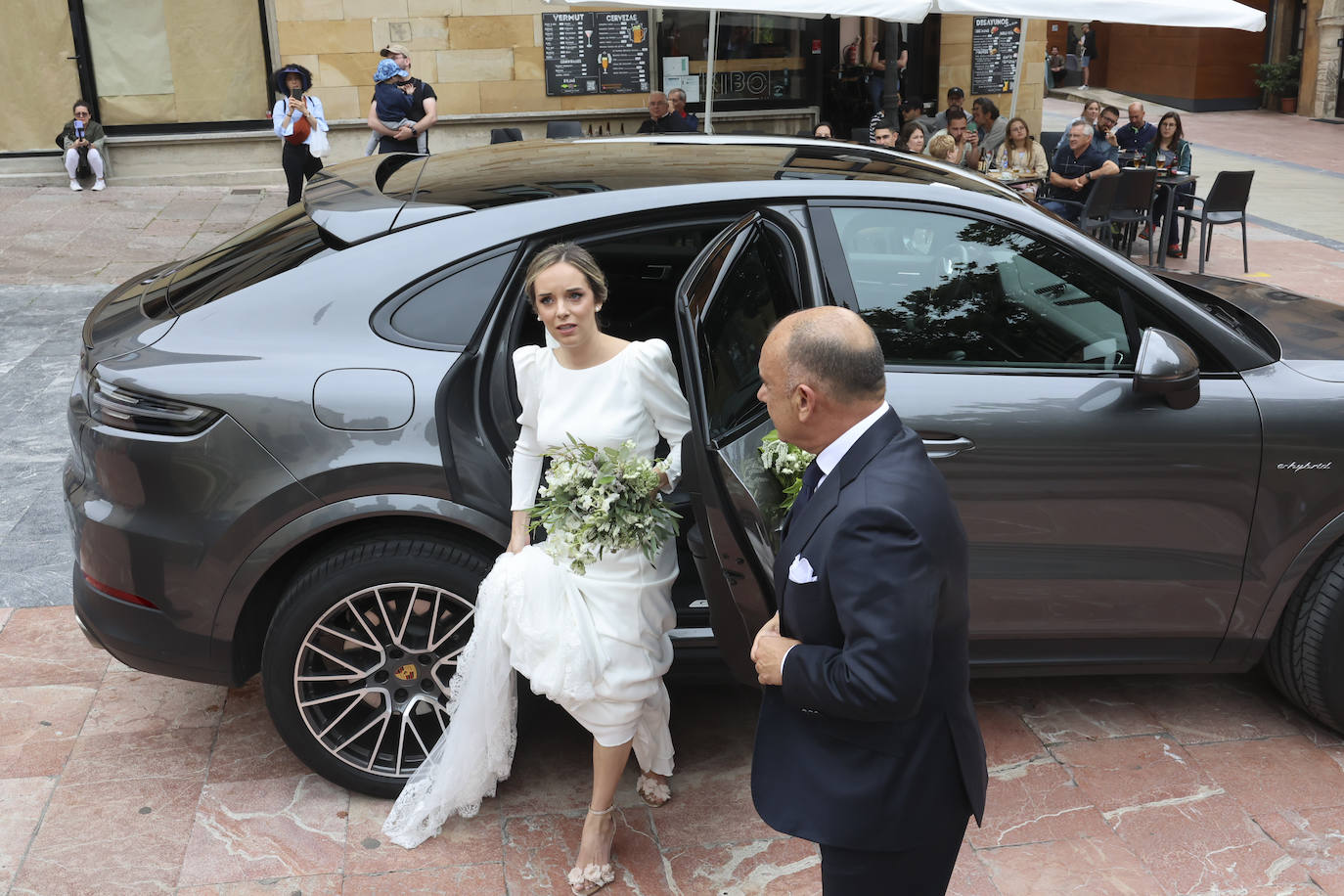 Boda en Oviedo: el promotor Hilario Riesgo y Nerea Velasco se dan el &#039;sí quiero&#039;