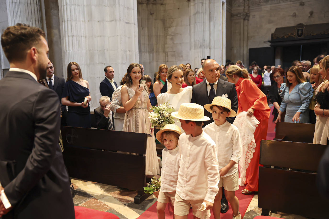 Boda en Oviedo: el promotor Hilario Riesgo y Nerea Velasco se dan el &#039;sí quiero&#039;