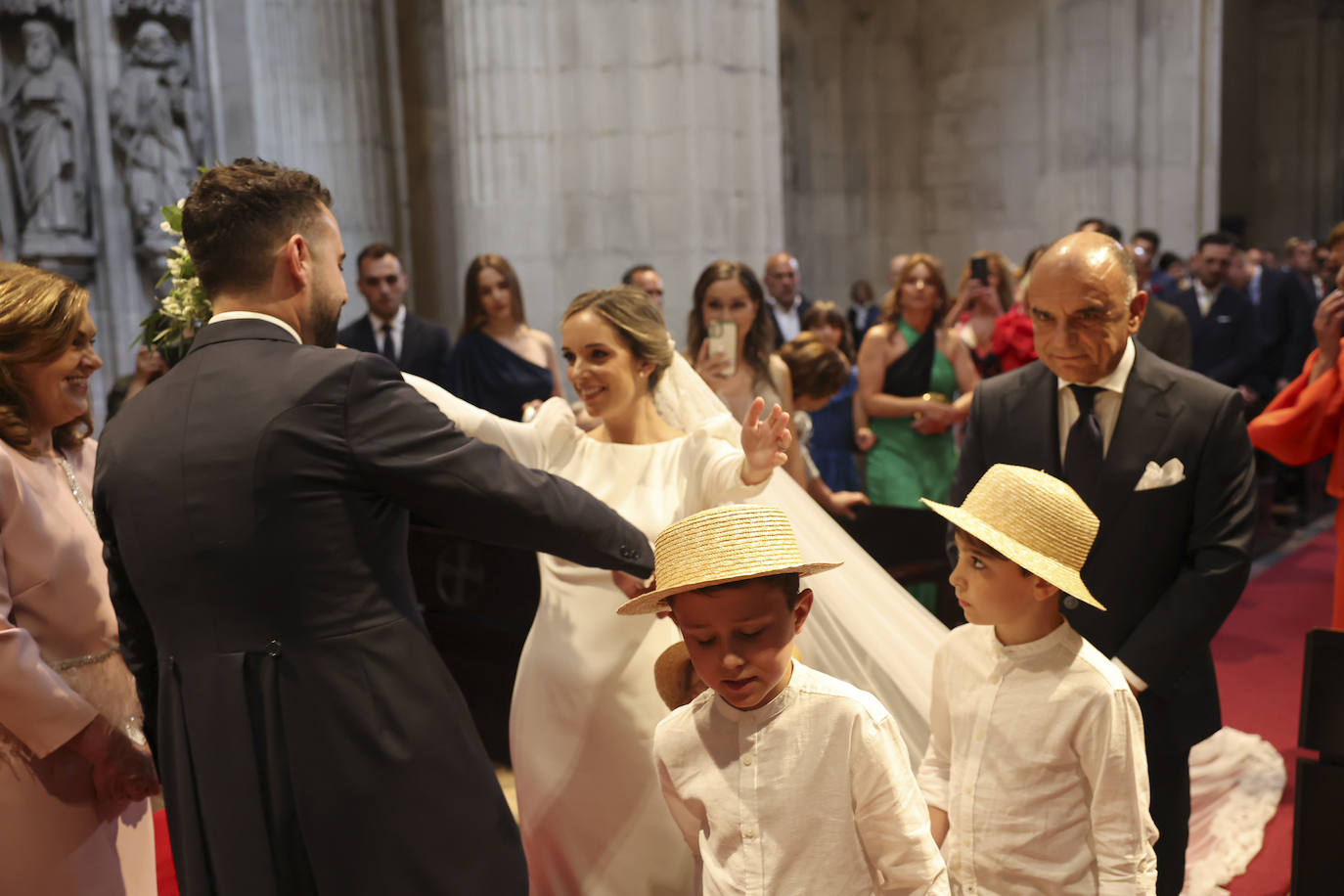 Boda en Oviedo: el promotor Hilario Riesgo y Nerea Velasco se dan el &#039;sí quiero&#039;