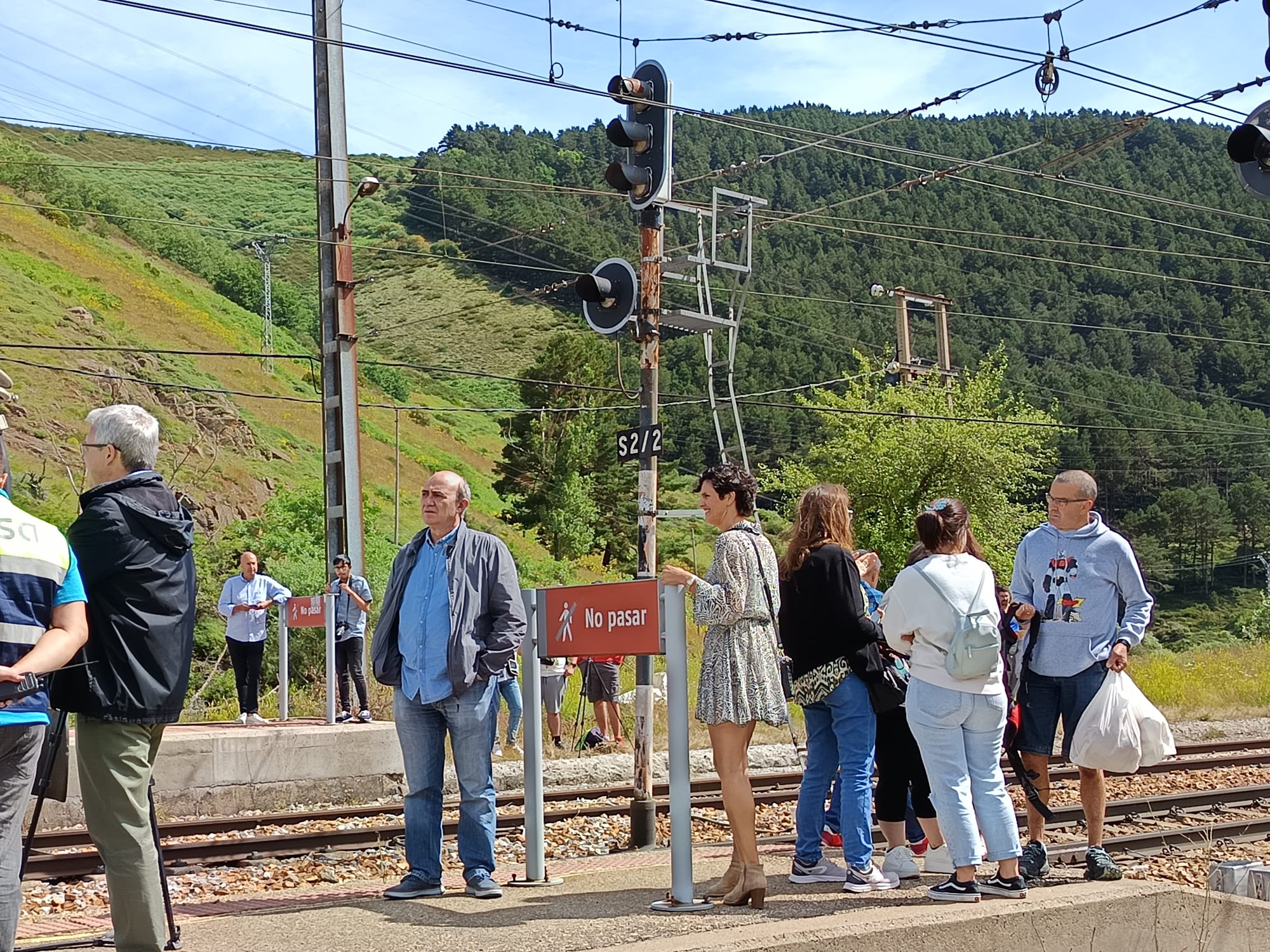 Un tren histórico recorre la rampa de Pajares