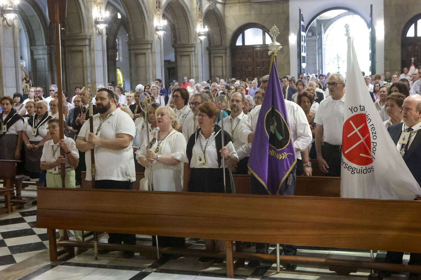 La Virgen del Carmen procesiona por Gijón