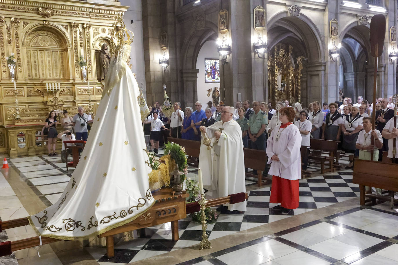 La Virgen del Carmen procesiona por Gijón