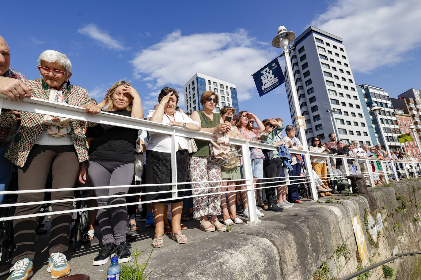 La Virgen del Carmen procesiona por Gijón