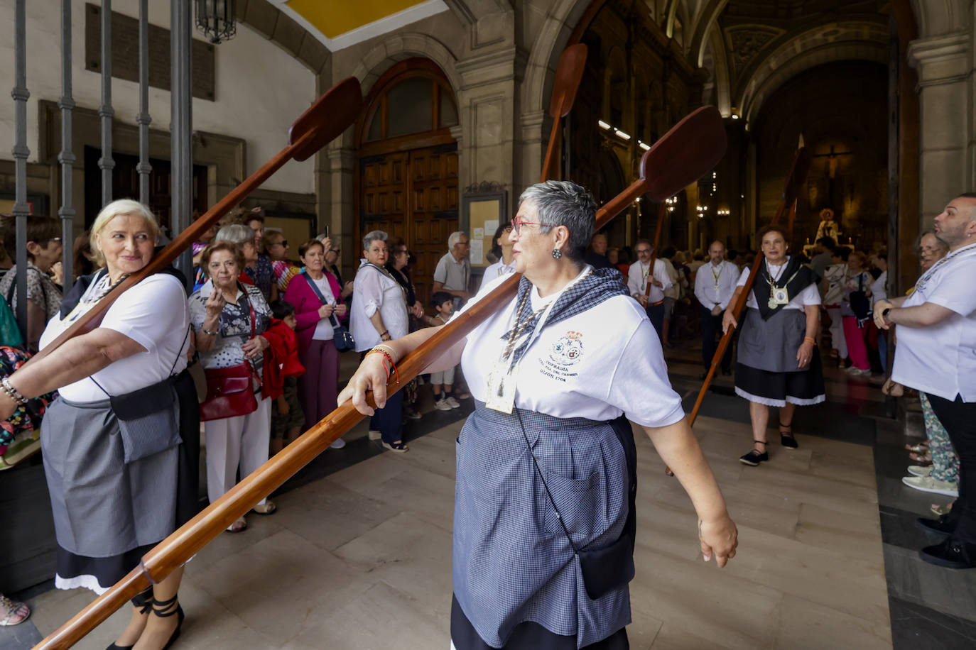 La Virgen del Carmen procesiona por Gijón