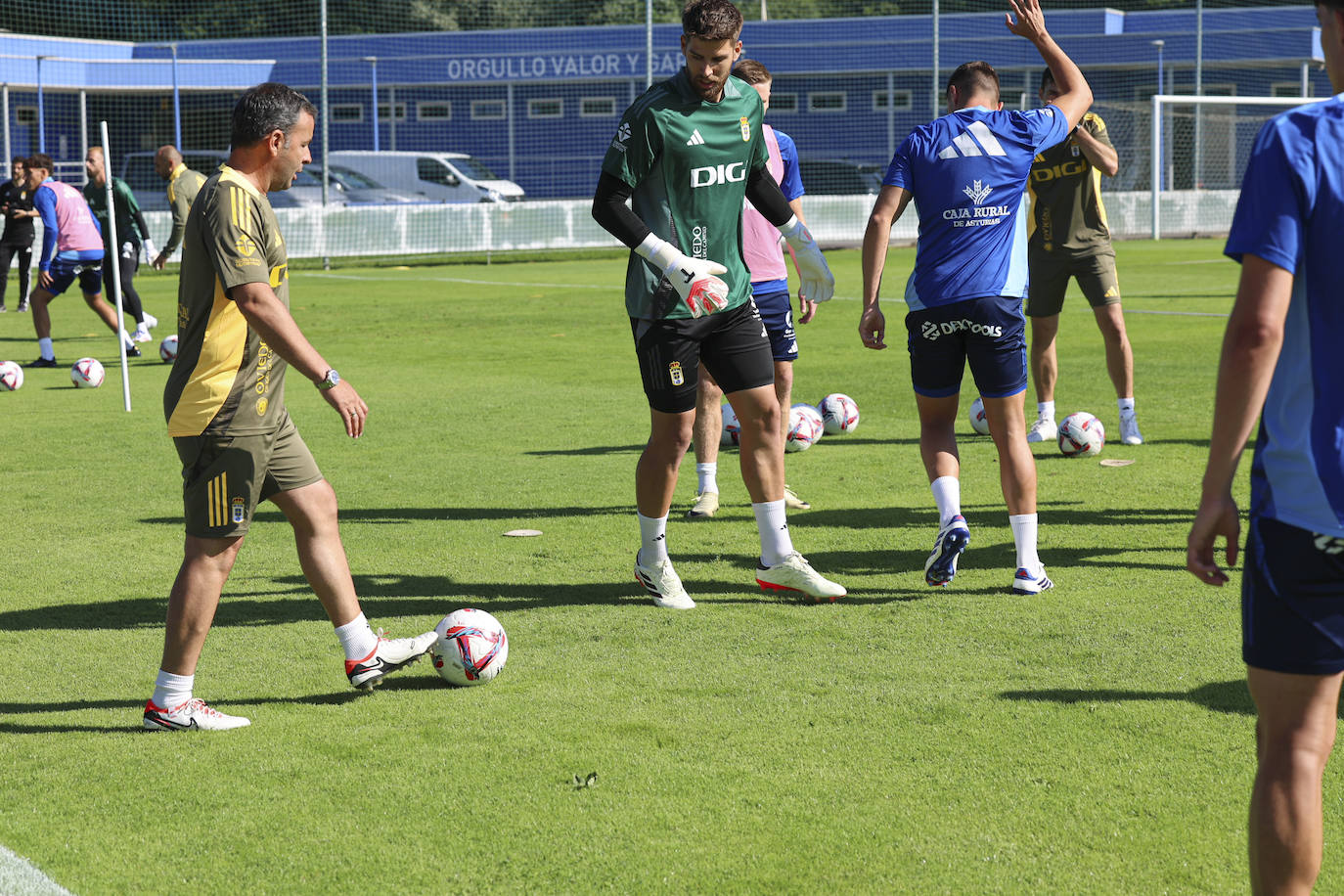 El Real Oviedo se pone a punto: las imágenes del primer entrenamiento