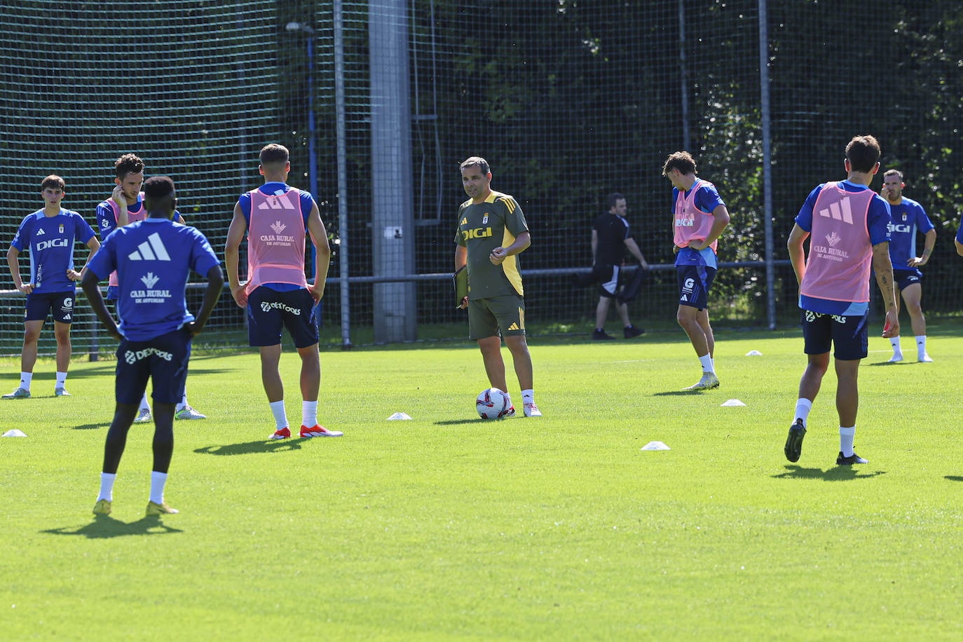 El Real Oviedo se pone a punto: las imágenes del primer entrenamiento