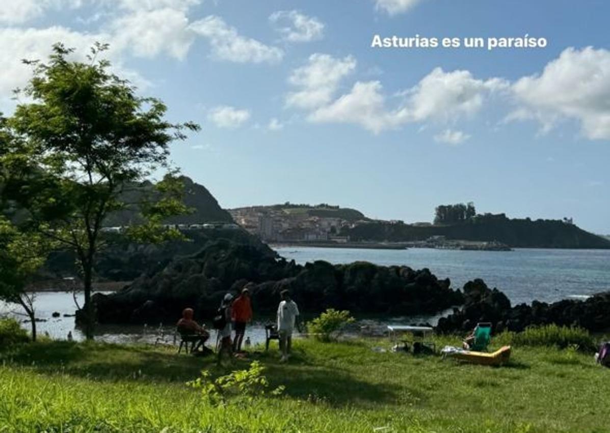 Imagen secundaria 1 - El grupo de amigas de Dulceida y sus vacaciones en Asturias: «Es un paraíso»