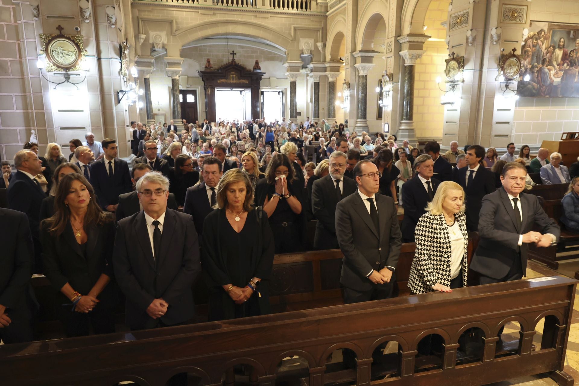 Multitudinario adiós en Oviedo a José Manuel Suárez Bocero
