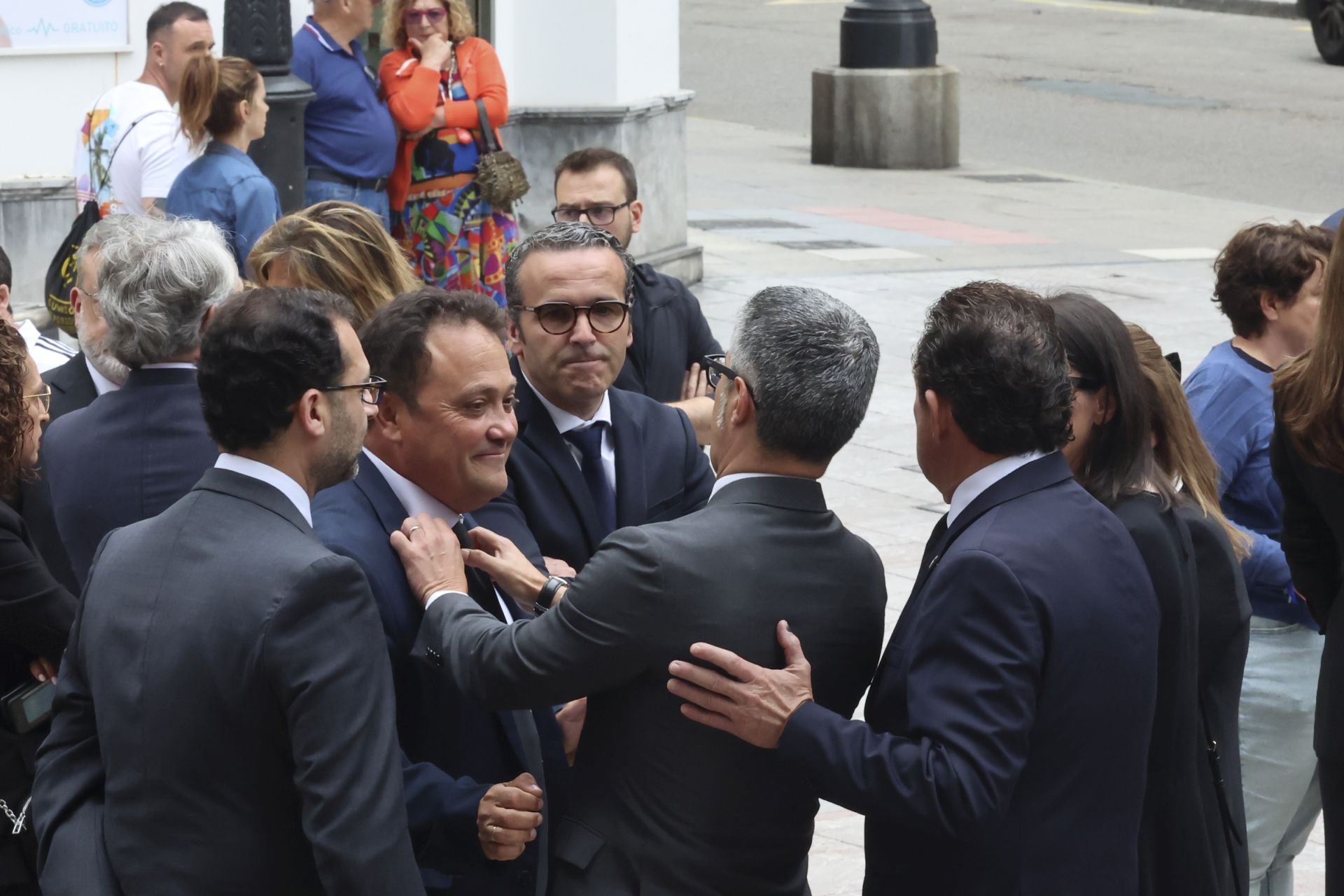 Multitudinario adiós en Oviedo a José Manuel Suárez Bocero