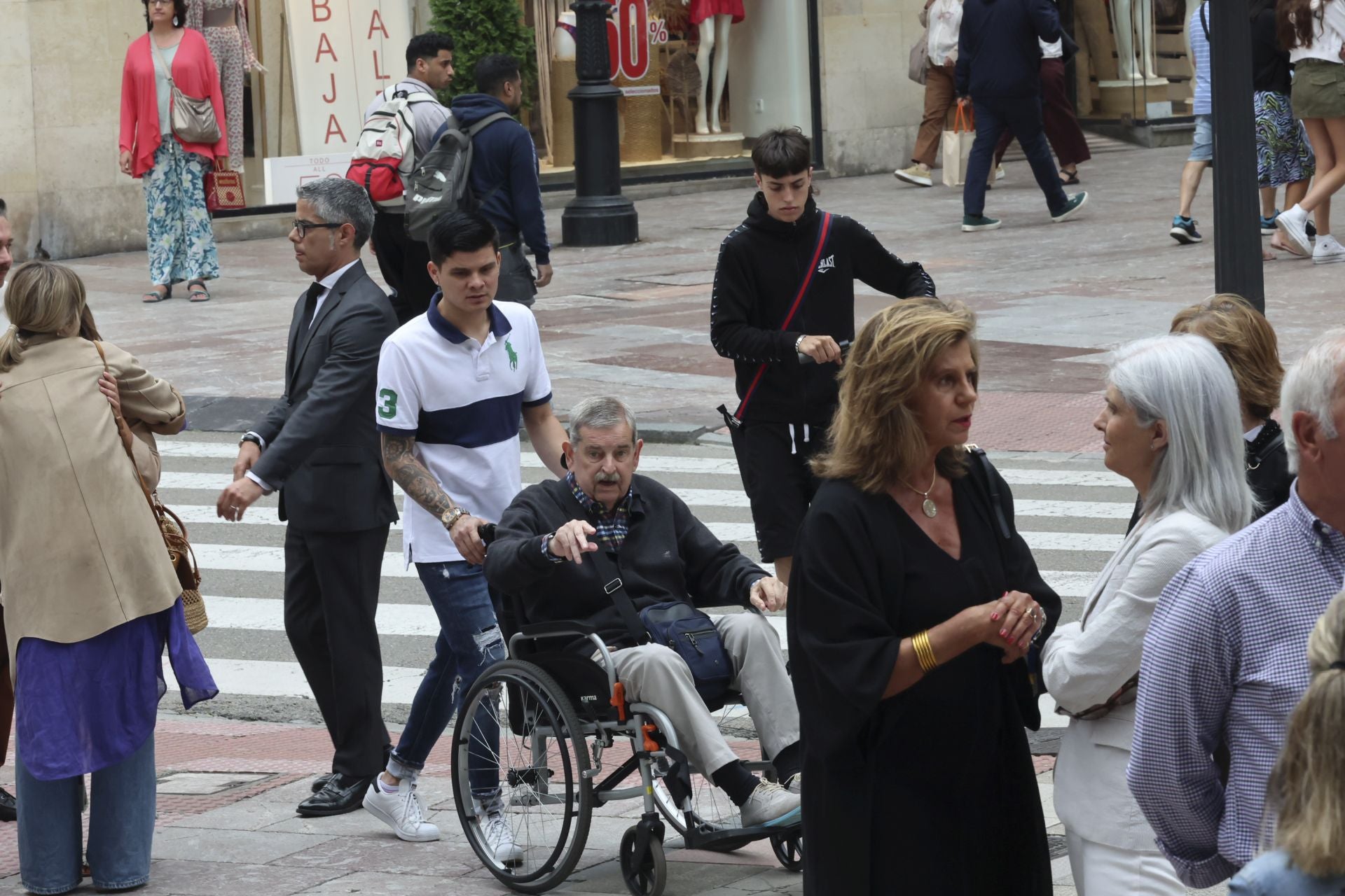Multitudinario adiós en Oviedo a José Manuel Suárez Bocero