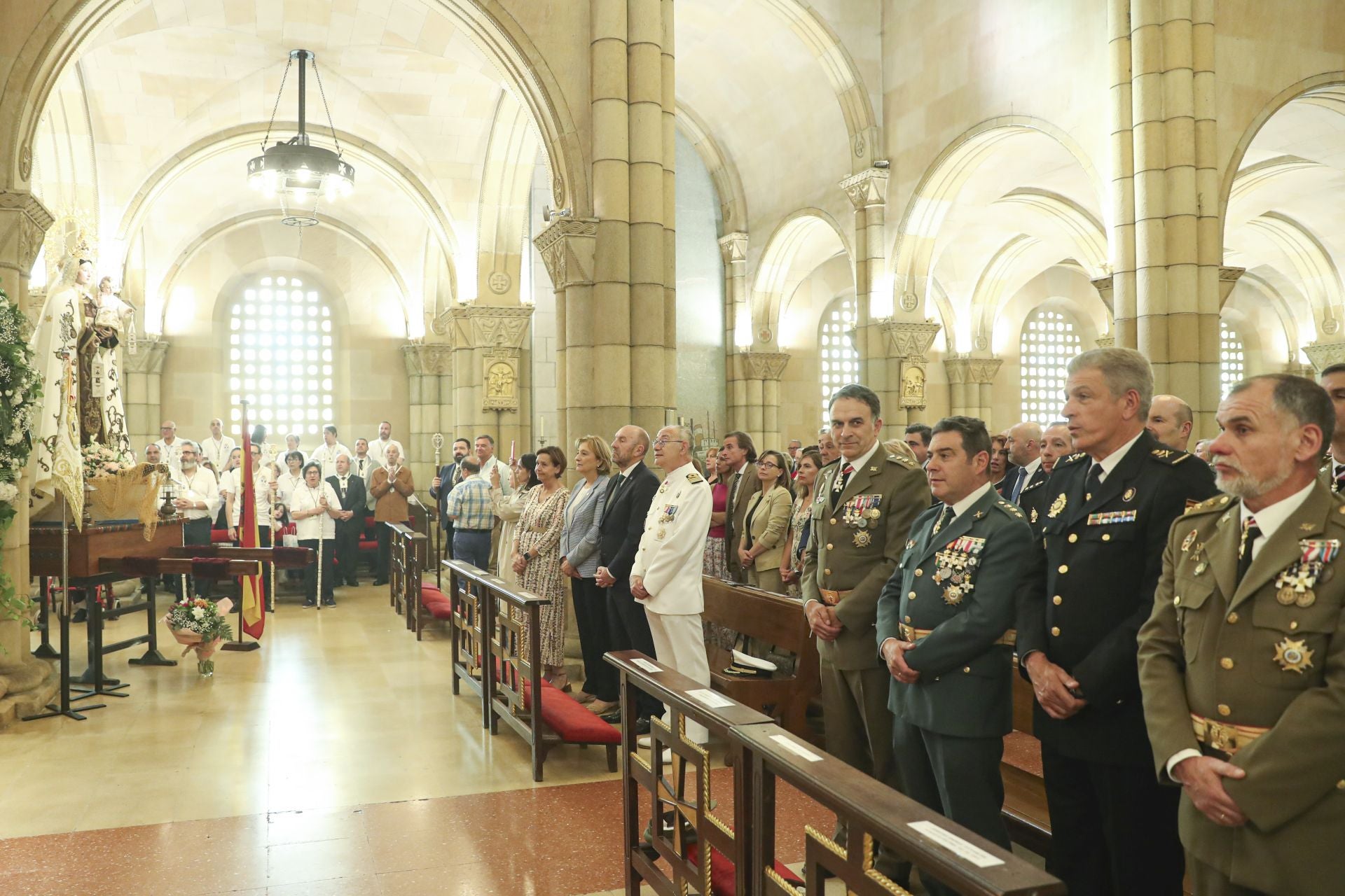 Gijón celebra la ofrenda floral del Carmen más especial