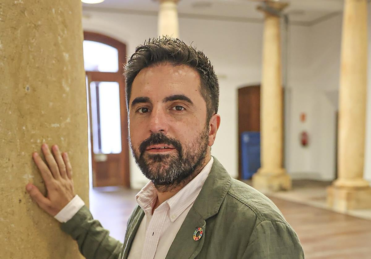 El comisionado, Alejandro Dorado Nájera, en Oviedo.