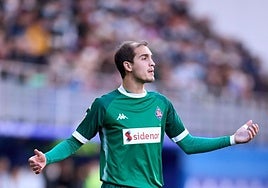 Etxaburu, en un partido de Segunda División con el Amorebieta ante el Eibar.