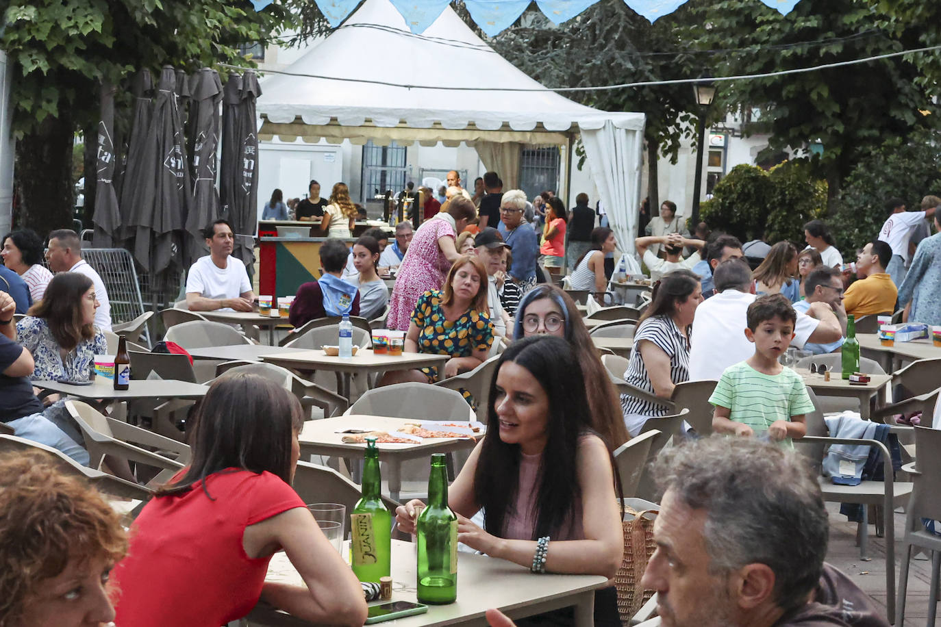 El Pregón marca el inicio de unas fiestas del Carmín multitudinarias