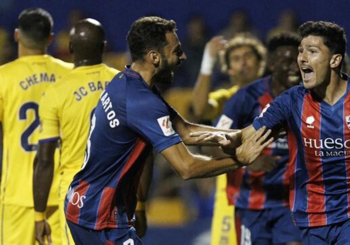 Loureiro en un partido de la pasada temporada con el Huesca.