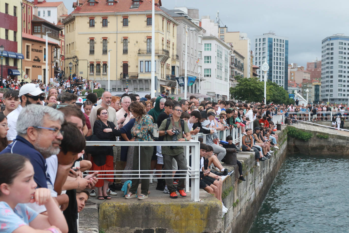 Éxito del concurso de saltos &#039;Døds Diving World Tour&#039; en Gijón