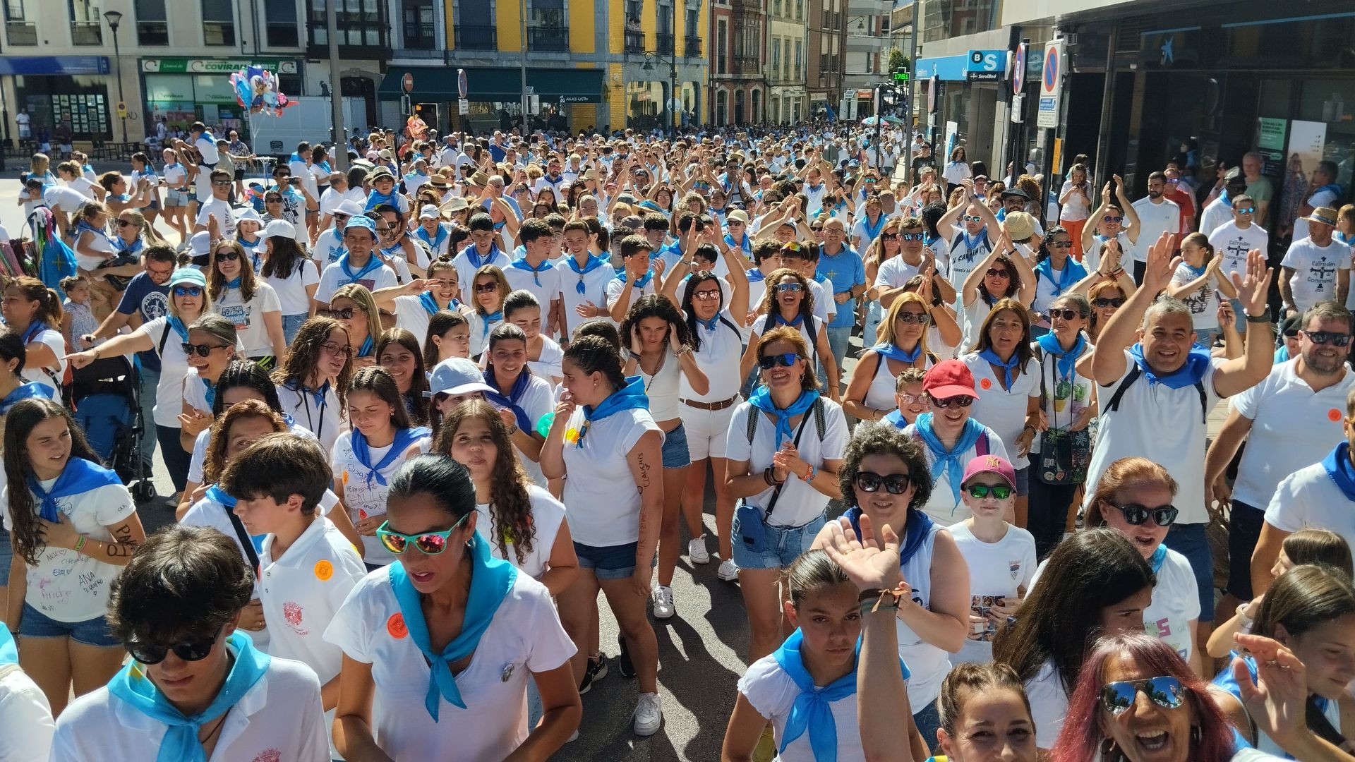 La Pola, a rebosar: «El carmín es único»