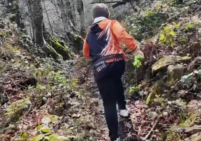 El contacto directo con la naturaleza, el barro, los charcos, los lagos...forman una parte muy importante de las dinámicas de la escuela.