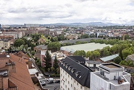 Una vista de la fábrica de armas de La Vega y sus alrededores.