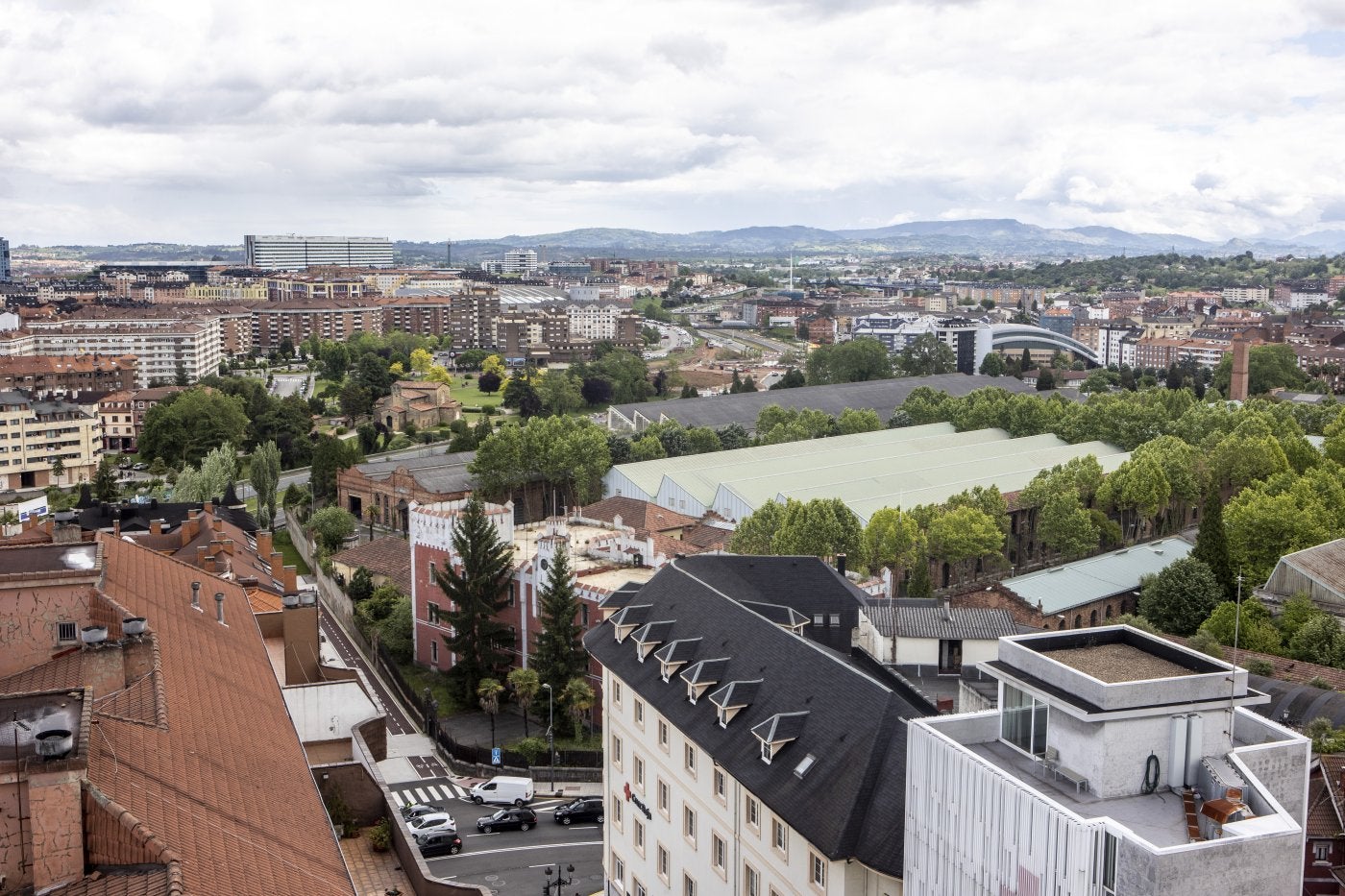 Una vista de la fábrica de armas de La Vega y sus alrededores.