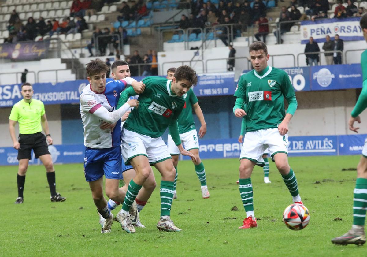 Partido entre el Real Avilés y el Coruxo celebrado el pasado mes de marzo en el Suárez Puerta