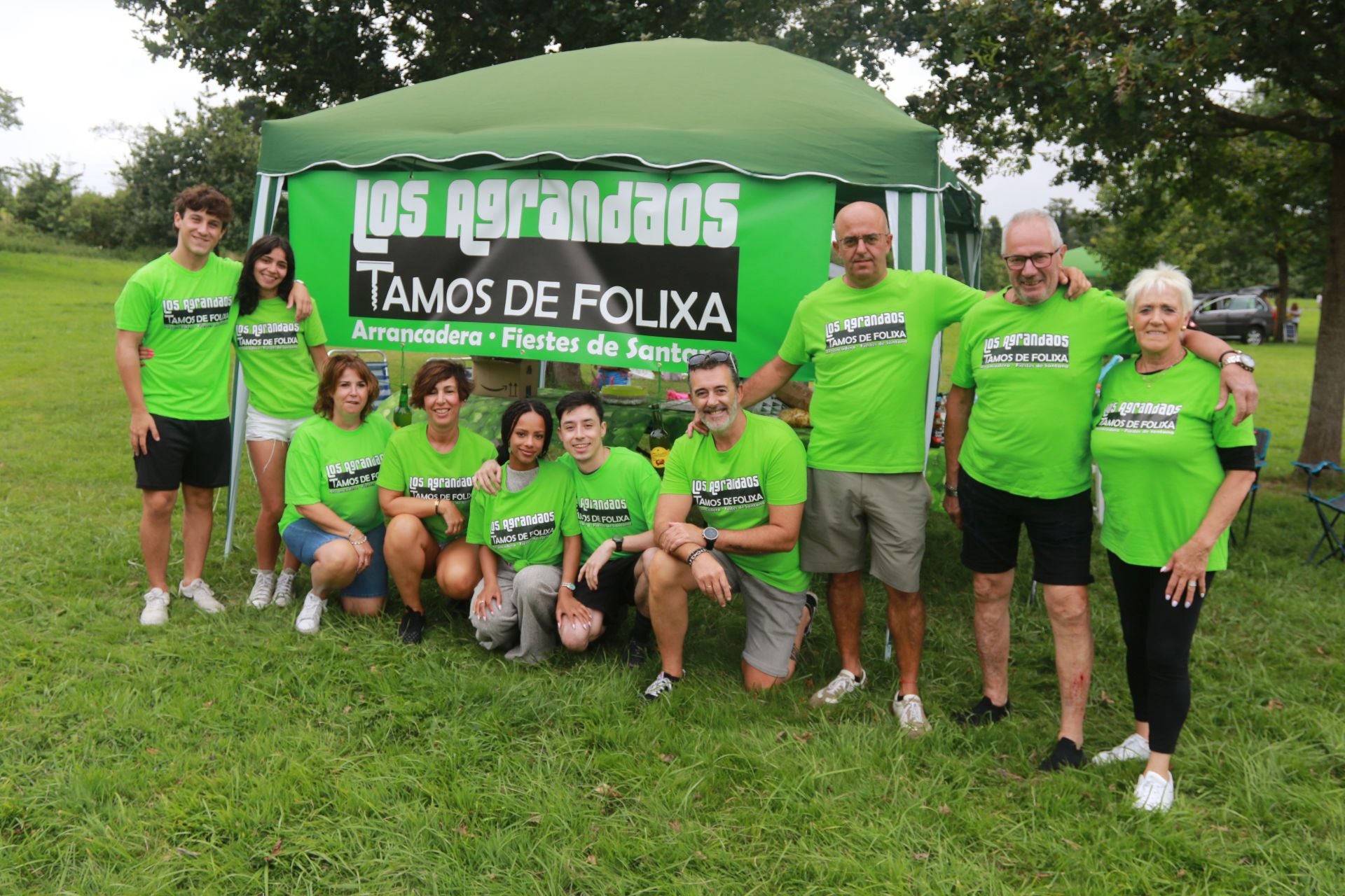 Los vecinos de Granda le cogen gusto a la jira campestre: «Esto es como el Carmín en pequeño»